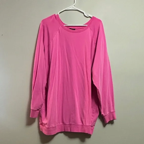 Torrid Hot Pink Classic Fit Ultra Soft Fleece Crew Neck Raglan Sweatshirt Size 3 - Picture 2 of 5